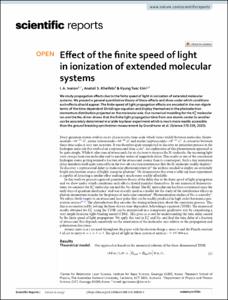 Effect of the finite speed of light in ionization of extended molecular systems