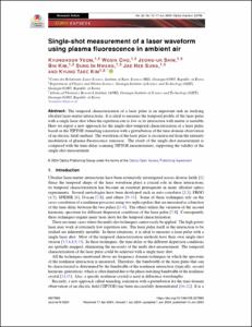 Single-shot measurement of a laser waveform using plasma fluorescence in ambient air